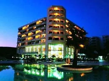 The Holiday Resort Hotel - Duplicado-1